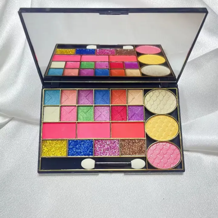 %E2%80%9CAll-in-One%20Professional%20Makeup%20Kit%20%E2%80%93%20Bridal%20&%20Gift%20Set%20for%20Girls%20&%20Women%E2%80%9D%20-%20Image%203