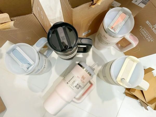 Stanley%20Quencher%20H2.0%20FlowState%20Tumbler%2040oz%20%E2%80%93%20Insulated%20Stainless%20Steel%20Travel%20Mug%20with%20Straw,%20Keeps%20Drinks%20Hot%20&%20Cold%20-%20Image%202