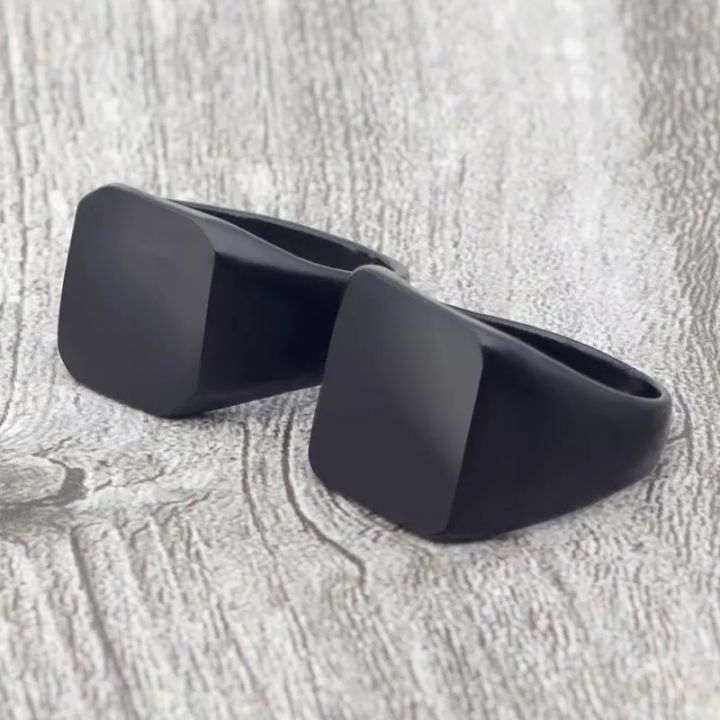 Stylish%20Black%20Punk%20Titanium%20Square%20Ring%20For%20Men%20-%20Image%204