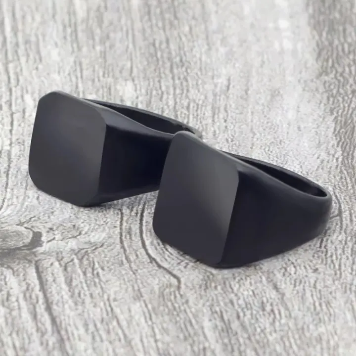 Stylish%20Black%20Punk%20Titanium%20Square%20Ring%20For%20Men%20-%20Image%204