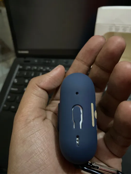 Silicone%20case%20Compatible%20with%20Airpods%20Pro%202%20%5B2nd%20generation%5D%20with%20hanging%20clip%20-%20Image%204