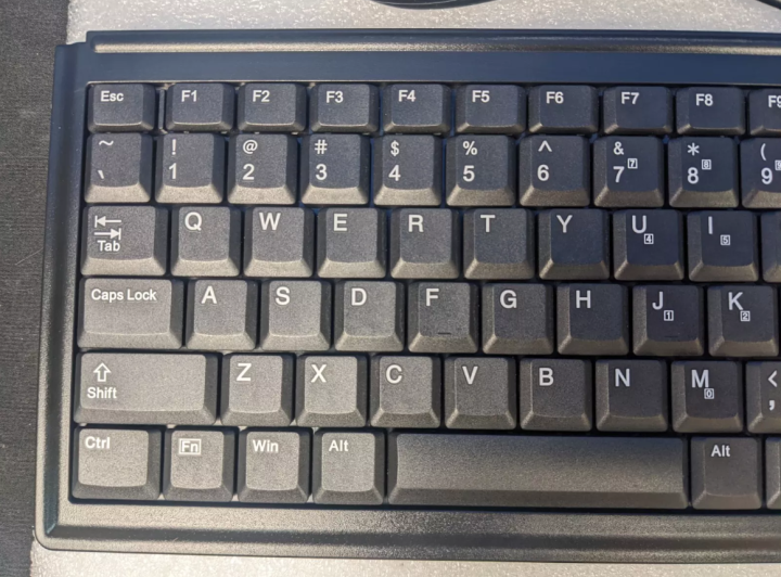 USB%20Wired%20Keyboard%20with%20Touchpad%20Two%20in%20One%20Keyboard%20and%20Mouse%20-%20Image%203