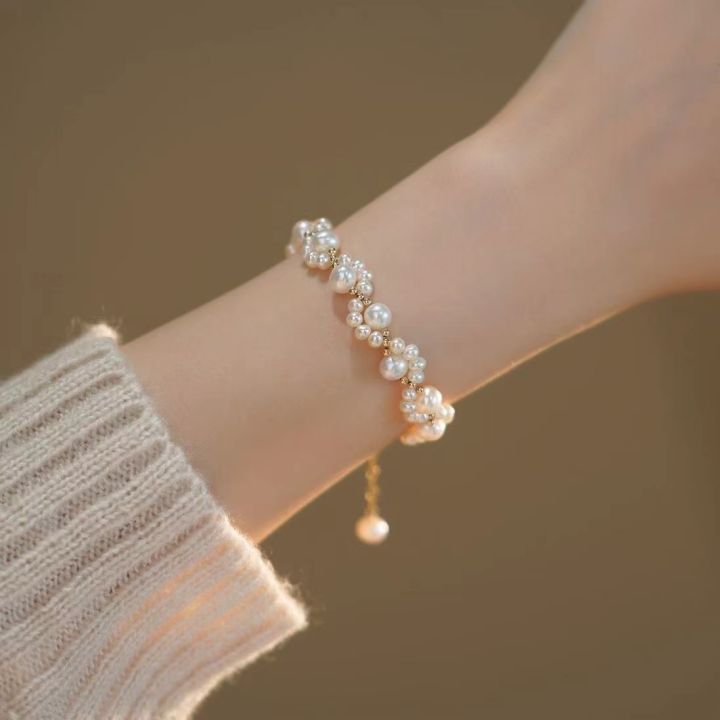 New Trendy  Bracelet For Girls And Women New Fashioned  Bracelet Best For Gifts Golden Bracelet