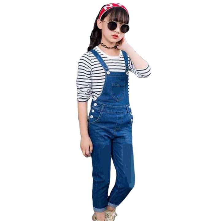 Dress%20Your%20Baby%20Girl%20in%20Gorgeous%20Jeans%20Blue%20Denim%20Romper%20-%20Premium%20Quality%20and%20Stylish%20Romper%20for%20Fashionable%20Infants%20-%20Image%202