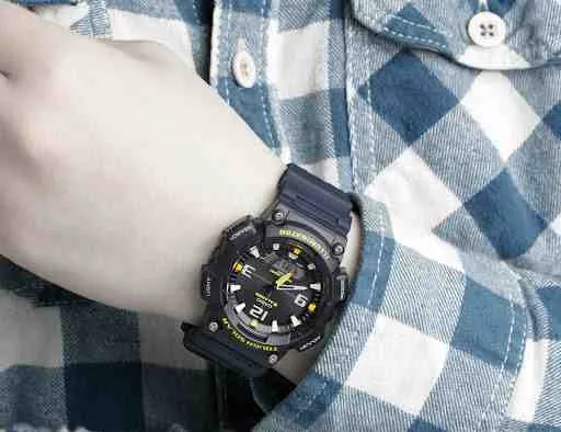 Casio%20Digital%20Youth%20Black%20Dial%20With%20Blue%20Rubber%20Strap%20Men's%20Watch%20-%20AQ-S810W-2AVDF%20-%20Image%205