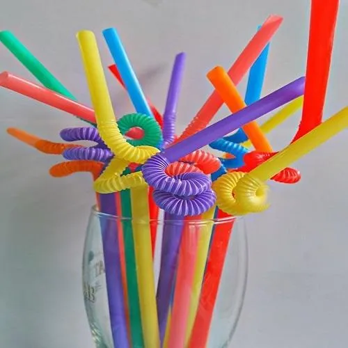 Pack%20of%20%20100%20Multi%20Colour%20Straws%20-%20Image%203