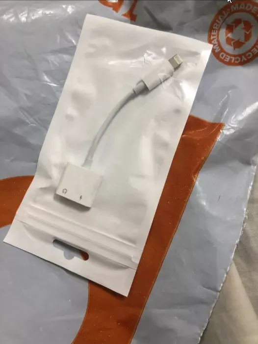 100%25%20MFI%20Certified%20Non%20Bluetooth%20Iphone%20Splitter%20,%20Supports%20call%204%20in%201Dual%20Lightning%20Gaming%20Splitter%20Adapter%20for%20iPhone,%20Headphone%20Jack%20Aux%20Audio%20&%20Charger%20Adapter%20Cable%20Connector%20%20Compatible%20for%20iPhone%206/%206%20Plus%207%20/%207%20Plus%208%20/%208%20Plus%20/%20X/%20Xr%20and%20onwards%20-%20Image%205