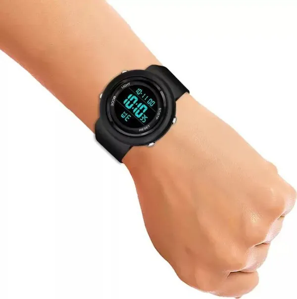 Military%20Sports%20Watch%20Digital%20For%20Men%20Super%20Slim%20Watch%20Waterproof%20Watch%20with%20LED%20Backlight%20Black%20Color%20-%20Full%20Black%20sports%20watch%20-%20Image%204