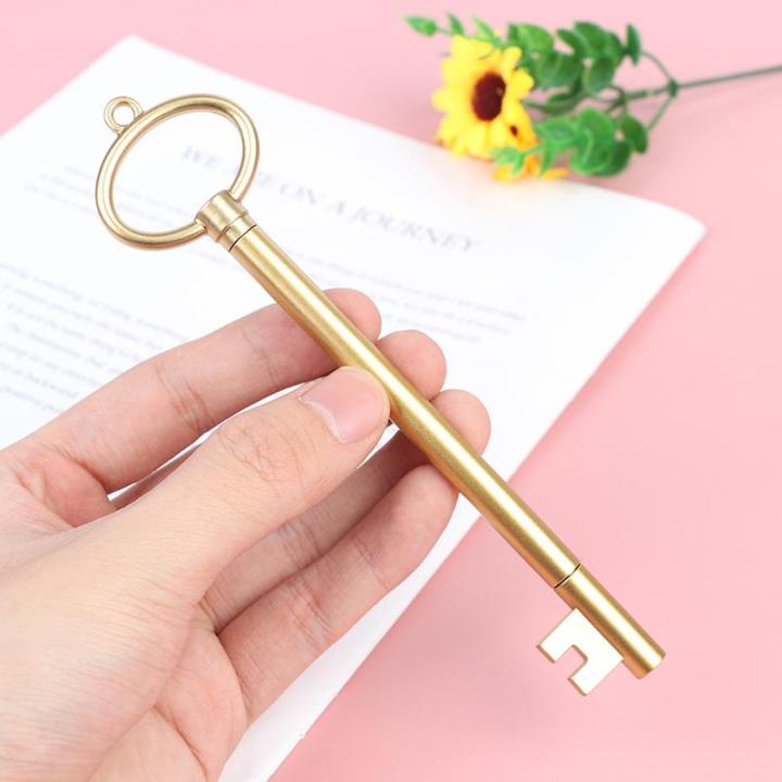 Elegant%20Retro%20Key-Shaped%20Ballpoint%20Pen%200.5mm%20Fine%20Point%20-%20Image%203