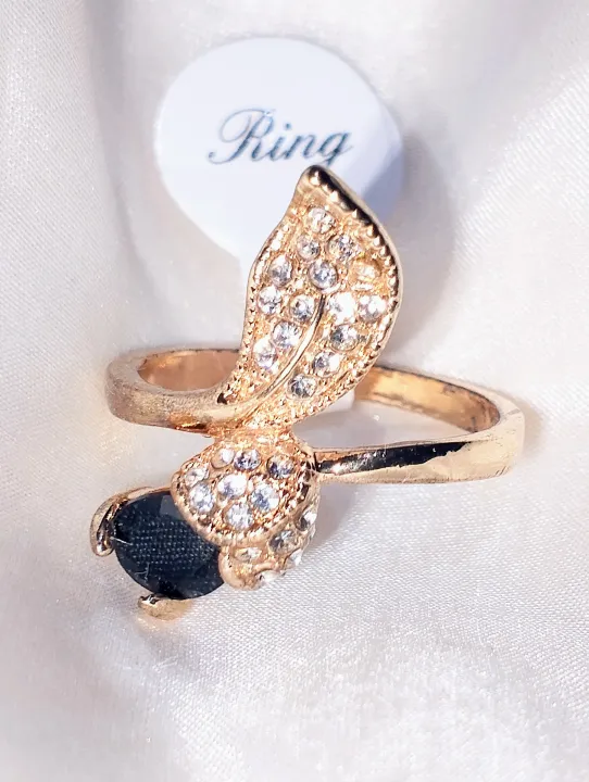 Premium%20Luxury%20Gold-Plated%20Zircon%20Ring%20for%20Women%20%E2%80%93%20Elegant%20Attractive%20Engagement%20&%20Party%20Ring%20-%20Image%203