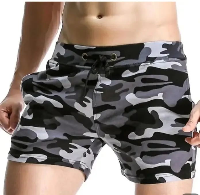Sustainable%20Style:%20Men's%20Eco-Friendly%20Recycled%20Fabric%20Summer%20Shorts%20with%20a%20Modern%20Aesthetic%20-%20Image%204