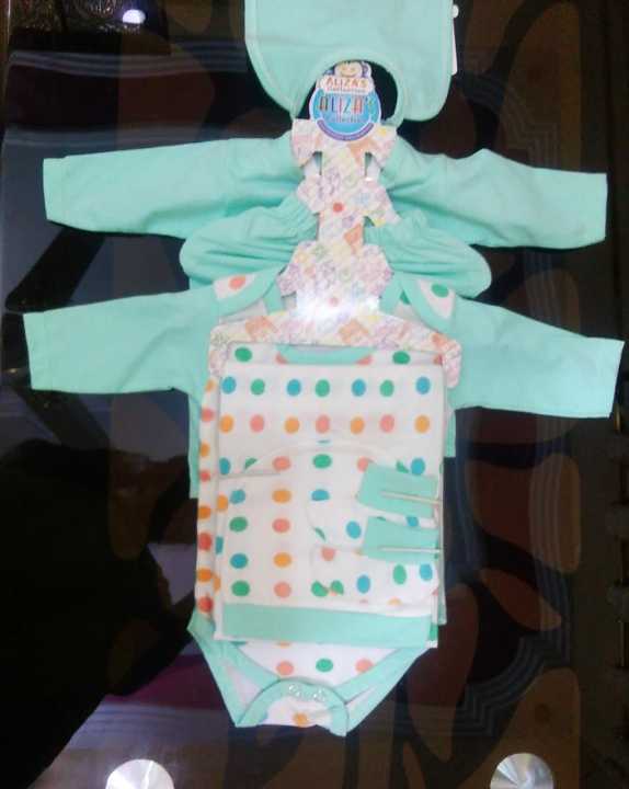8%20Pieces%20Starter%20Set,%20Gift%20Clothing%20Set%20%20For%20New%20Born,%20Toddlers,%20Infants,%20Unisex%20In%200%20Size/%20Newborn%20baby%20Starter%20Kit/%20Baby%20Suite%20with%20Wrapper%20-%20Image%208