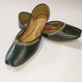 Simple Leather Handmade Khussa With Machine Embroidery. 