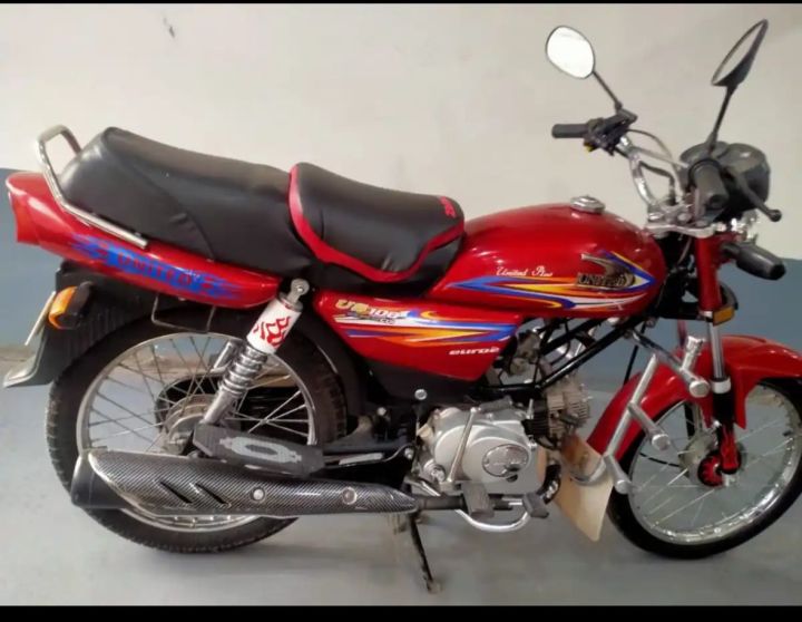 Motorcycle%20Seat%20Cushion%20for%20Comfortable%20Travel%20-%20Universal%20Size%20-%20Image%203