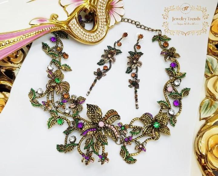 Multistone%20Stylish%20Flower%20Jewelry%20Set%20-%20Image%203