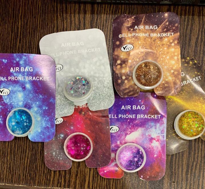 Water%20Glitter%20Pop%20Socket%20Phone%20Grip%20and%20Stand%20with%20Reusable%20Adhesive%20for%20Mobile%20and%20Tablet%20-%20Image%204