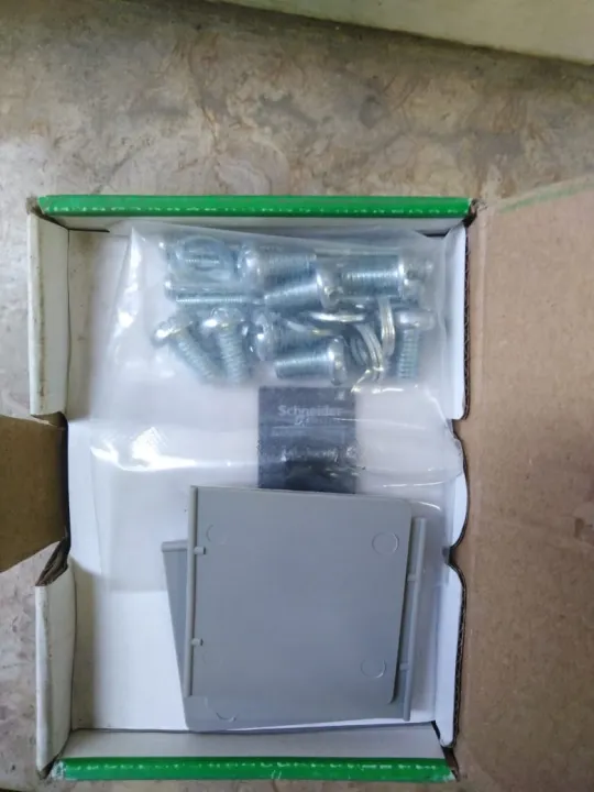 Schneider%20circuit%20breaker%20Easypact%20EZC100N%20(4%20pole)%20-%20Image%204