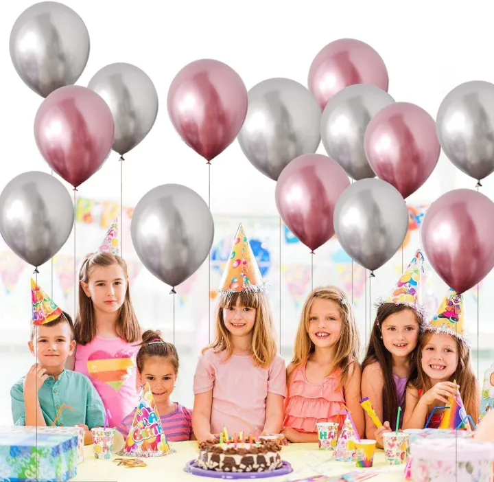 Happy%20Birthday%20Decoration%20Set-(Black%20&%20Gold),%20Black%20banner,%2020%20Balloons(%20Black,%20Gold),%203%20foil%20stars,%20Gold%20Back%20Curtain%20-%20Image%205