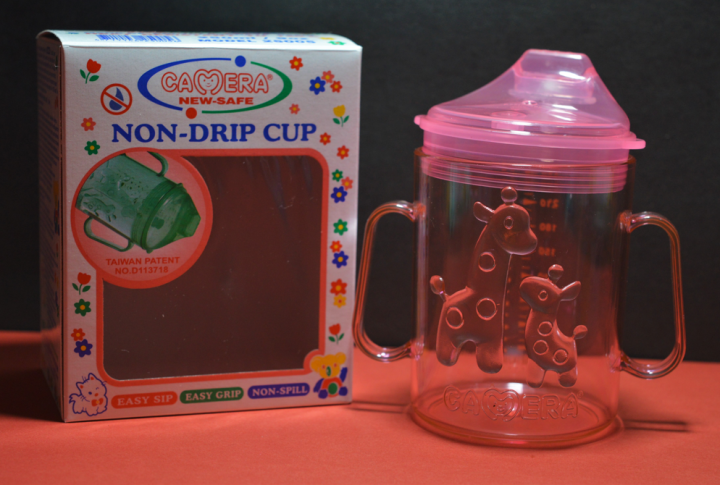 Original 9oz / 250ml Camera Company Non-Drip -Fancy- Baby Sipper Cup With Lock & Handle (Made In Taiwan) (BPA FREE)