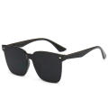 Scratch-Resistant Polarized Sunglasses High-Definition Lightweight Retro Square Frame Sunglasses Anti-Glare Uv Protection Designer Eyewear for Driving Outdoor Activities Men'S Fashion Women'S Fashion. 