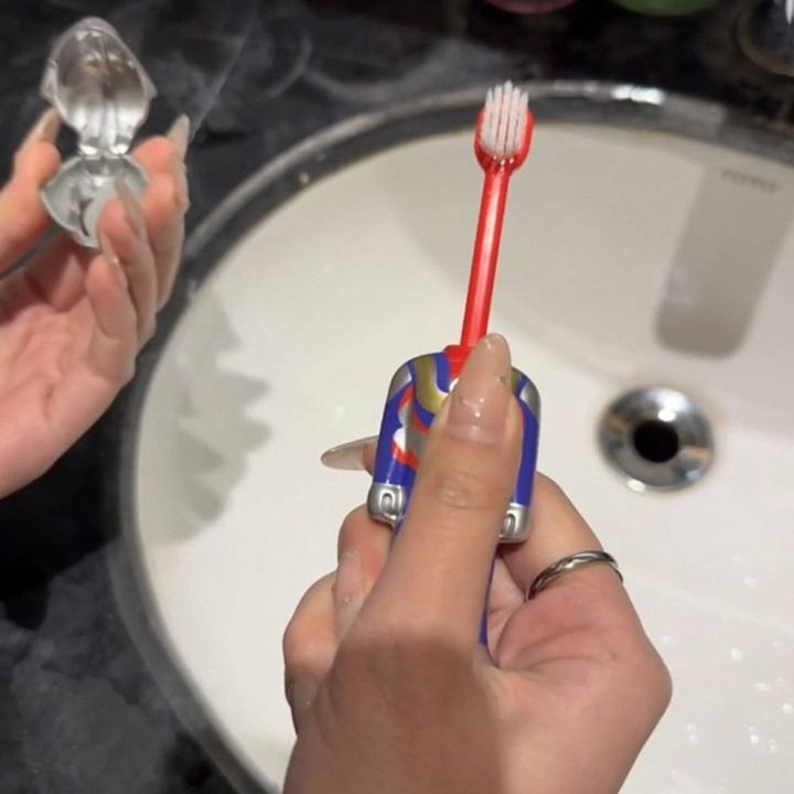 New%20Bounce%20Ultraman%20Toothbrushes%20Soft%20Bristle%20Cartoon%20Children's%20Toothbrush%20Retractable%20Student%20Toothbrush%20Oral%20Care%20Supplies%20-%20Image%206