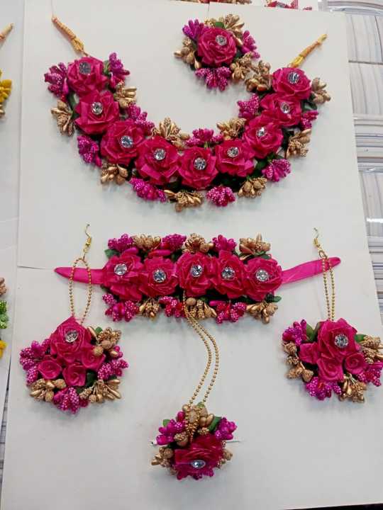 Artificial%20flowers%20Handmade%20Flower%20Jewelry%20Set%20for%20Brides-Choker%20Necklace,%20Bracelet%20with%20Ring,%20Earrings%20&%20Tika.%20Bridal%20jewelry%20set%20indian,%20Bridal%20jewellery%20set%20Mehndi,%20mayon%20flower%20jewelry,%20Mehndi%20accessories,%20Mehndi%20Jewellery%20set%20for%20girls%20for%20Bridals%20-%20Image%205
