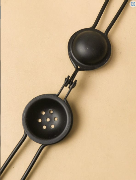 Stainless%20Steel%20Lemon%20Clamp%20Squeezer%20Black%20-%20Image%203