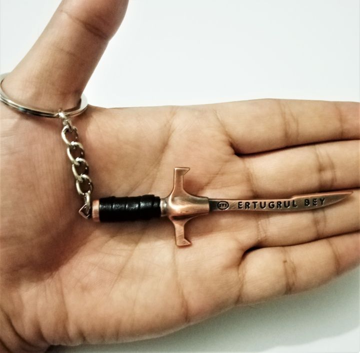 Metallic%20Sword_Keychain%20-%20Image%203