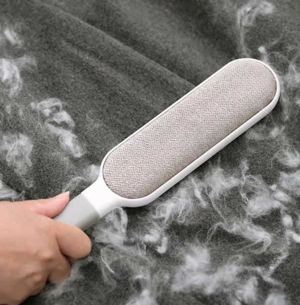 Multifunctional%20Lint%20Brush%20Reusable%20for%20Pet%20Hair%20Cat%20Hair%20Removal%20Lint%20Hair%20Remover%20for%20Furniture%20Clothes%20Sturdy%20Handle%20with%20Self-Cleaning%20Brush%20-%20Image%207