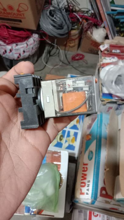 FINDER%20Relay%20220V%2060.12%20(8%20PIN)%20with%20Base%20-Electromagnetic%20Relay%20-%20Image%202