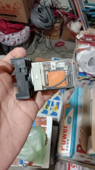 FINDER%20Relay%20220V%2060.12%20(8%20PIN)%20with%20Base%20-Electromagnetic%20Relay%20-%20Image%202