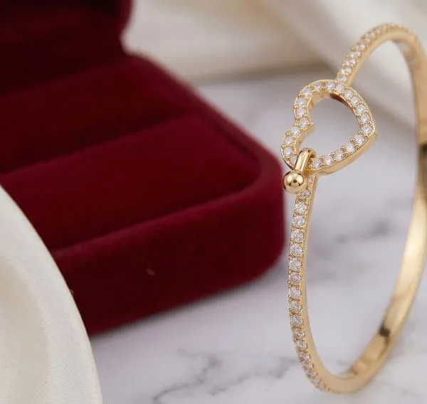 Hand%20Chain%20Charm%20Rhinestone%20Golden%20Love%20Heart%20Bangle%20Cuff%20Bracelet%20Jewelry%20For%20Girls%20-%20Image%205