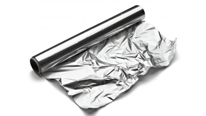 Heavy%20Duty%20Aluminium%20Foil%20Roll%20%E2%80%93%20Food%20Grade,%20Kitchen%20Cooking%20&%20Baking%20Sheet%20(30cm%20/%2045cm)"%20%7C%20200%20gm%20-%20Image%202