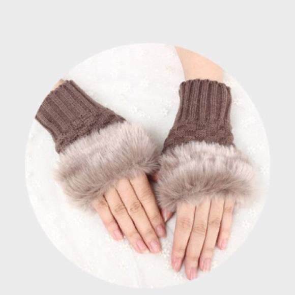 Fashion%20Women%20Faux%20Rebbit%20Fur%20Hand%20Wrist%20Warmer%20Winter%20Fingerless%20Knitted%20Gloves%20-%20Image%206