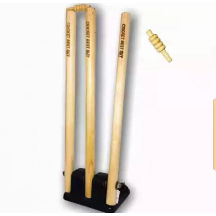 Hard Ball Cricket Spring Back Cricket Stumps – 28in Senior Stumps – Freestanding & Portable