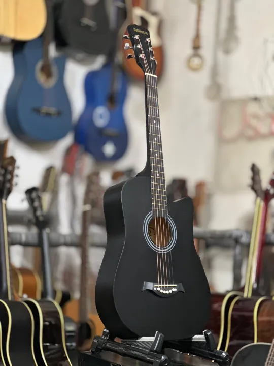Acoustic%20Guitar%20With%20Free%20Bag%20+%20Many%20Accessories%20(%20Special%20OFFER%20)%20-%20Image%204