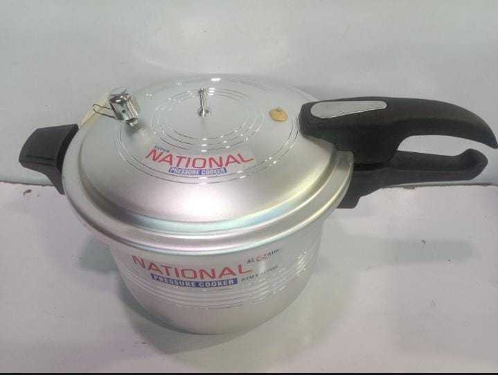 National%20Pressure%20Cooker%20Anodized%207%20Litre%20-%20Image%204