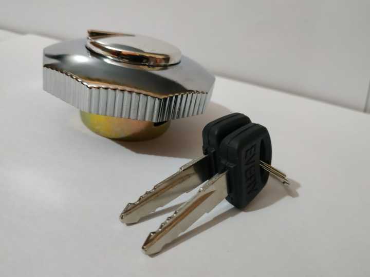 HONDA%20CD70%20Tank%20Cap,Fuel%20Cap,Tanki%20Cap,Tank%20Lock%20-%20Image%205