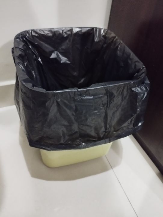 Premium%20Quality%20Trash%20Bags%20for%20Reliable%20Waste%20Disposal%20(18x24,%2035%20Bags/Roll)%20-%20Image%202