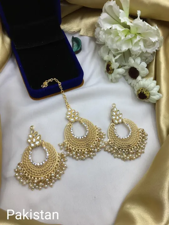 new%20collection%20Golden%20Tikka%20and%20Earrings%20Set%20For%20Women%20-%20Image%205
