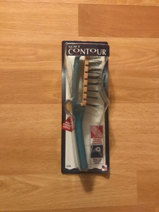 Vintage%20Goody%20Hair%20Brush%20-soft%20Contour%20USA%20-%20Image%203