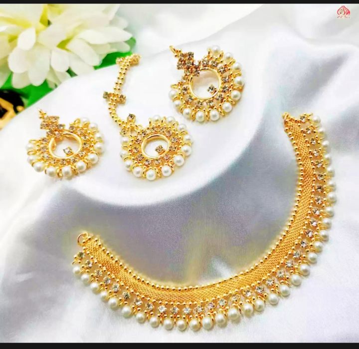 Jewellery collection manjos choker with ear rings tika artificial set long lasting polish for beautyfull girls.