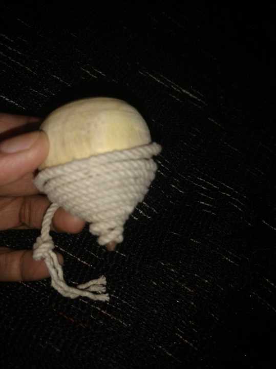 2pcs%20Wooden%20Spinner%20Lattoo%20With%20Thread%20For%20School%20Lattu%20%20kids%20adult%20-%20Image%202