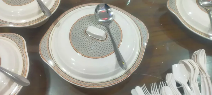 80%20Pcs%20Premium%20Quality%20Plastic%20Dinner%20Set%208%20Persons%20Serving,%20Elegant%20Design%20Durable%20Plastic%20Dinner%20Set%20-%20White%20-%20Image%203