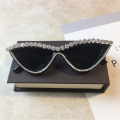 Vintage Luxury Crystal Diamond Sunglasses Women Brand Designer Black Pink Frame Cat Eye Sun Glasses Bling Bling Eyewear. 