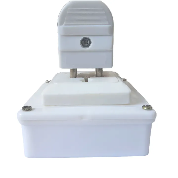 Flexible%20Cable%20Universal%203%20Pin%20Socket%20HQ%2040/76%20Two%20Core%20Round%20Wire%20Electrical%20Extension%20Board%20-%20Image%206