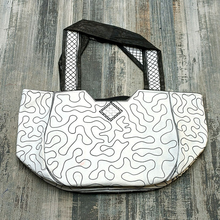 Pakistani%20Sindhi%20Fashion%20Traditional%20Wear%20Embroidered%20Large%20Purse%20Shoulder%20Hand%20Boho%20Bag%20for%20Adult%20Females%20Girls%20Women%20%20Vintage%20ZENZ%20-%20Image%204