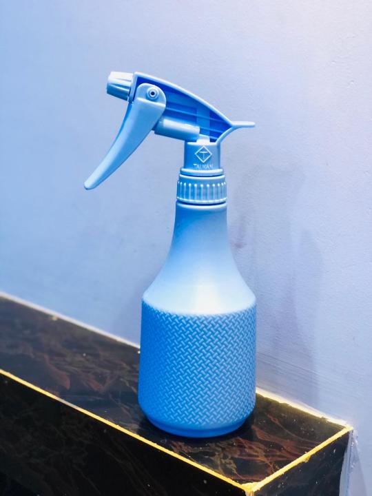 Bottle-Spray%20Bottle%20800%20ml/Empty%20Plastic%20Spray%20Bottles%20-%20Spray%20Bottle%20for%20Hair%20-%20Multi%20Purpose%20Use%20Durable%20BPA%20Free%20Material%20-%20Plant%20Mister%20Spray%20Bottle%20for%20Hair,%20Plants,%20Pets,%20Cooking%20-%20Adjustable%20Fine%20Mist%20to%20Stream%20Random%20Colors%20-%20Image%206