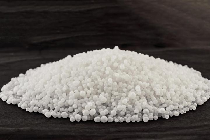 Urea Fertilizer/Green Crops/ Kitchen Gardening/ Granules/ Soil Conditioner/Plant Nutrient 5 KG Pack