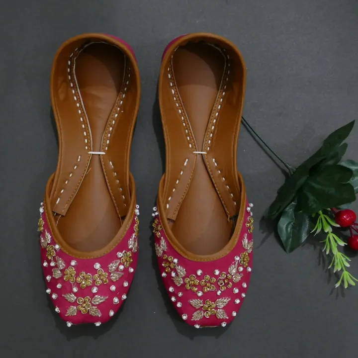 Premium%20Quality%20handmade%20leather%20khussa%20multani%20ladies%20khussa%20for%20woman%20Elegant%20khussa%20for%20girls%20Handmade%20embroided%20dabka%20work%20fancy%20bridal%20casual%20khussa%20jutti%20-%20Image%205